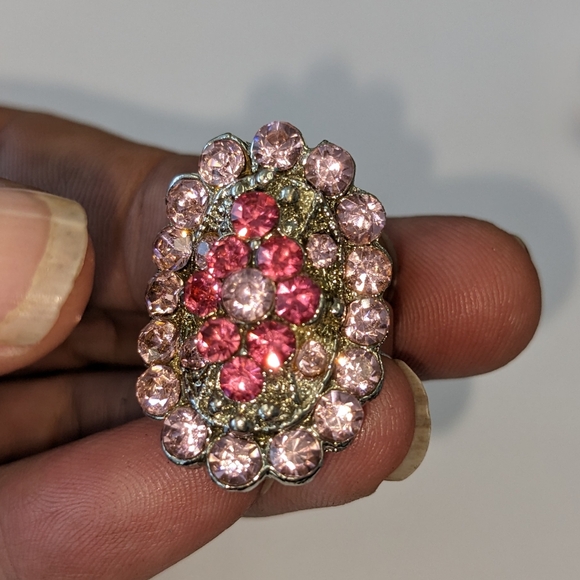 VTG GLASS CRYSTAL BARBIE CORE PINK CRYSTAL ADJUSTABLE RING - Picture 1 of 9
